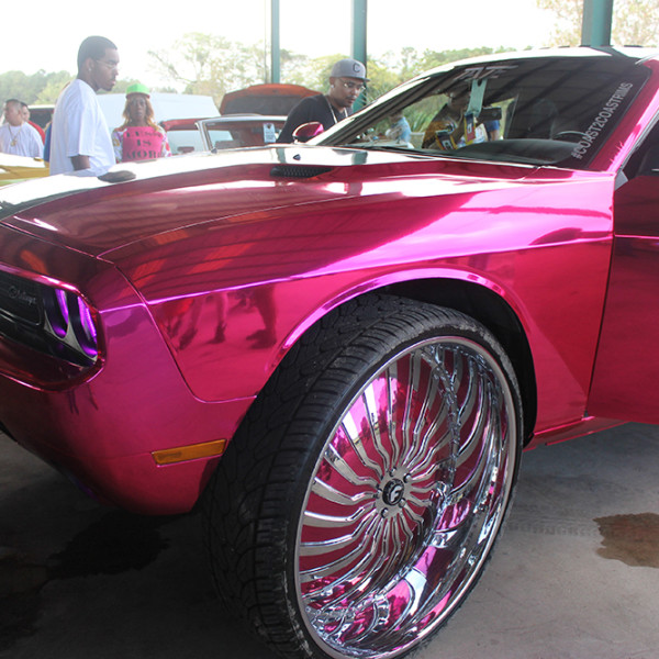Riding-Big-Car-Show-Pink-Floaters